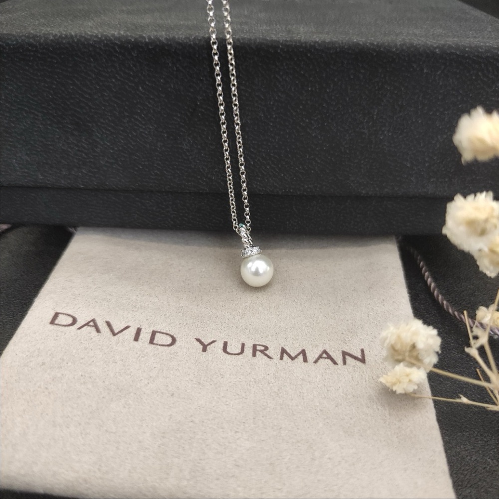 David Yurman White Pearl Pendant Necklace in Silver